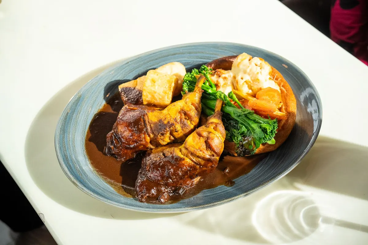 The Sunday Roast Explained: Meat, Sides, Gravy, and Timing
